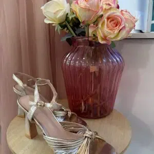 sandales à talons noués